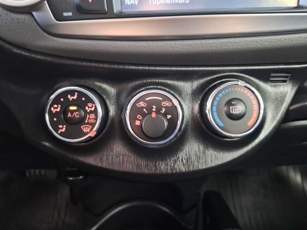 Toyota Yaris 2012 Musta