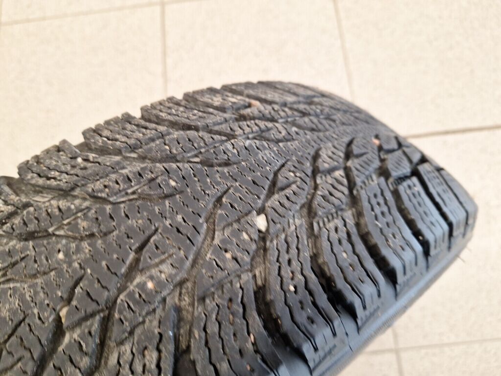 Toyota Yaris 2012 Musta