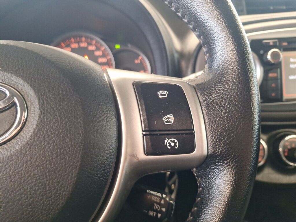 Toyota Yaris 2012 Musta