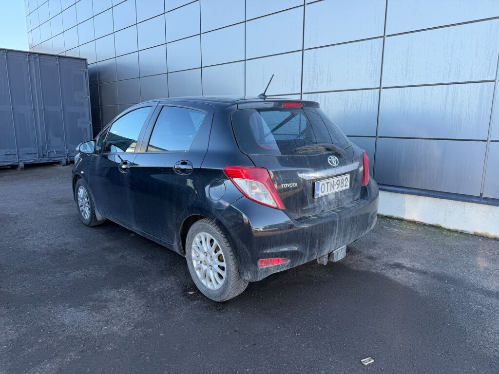 Toyota Yaris 2012 Musta