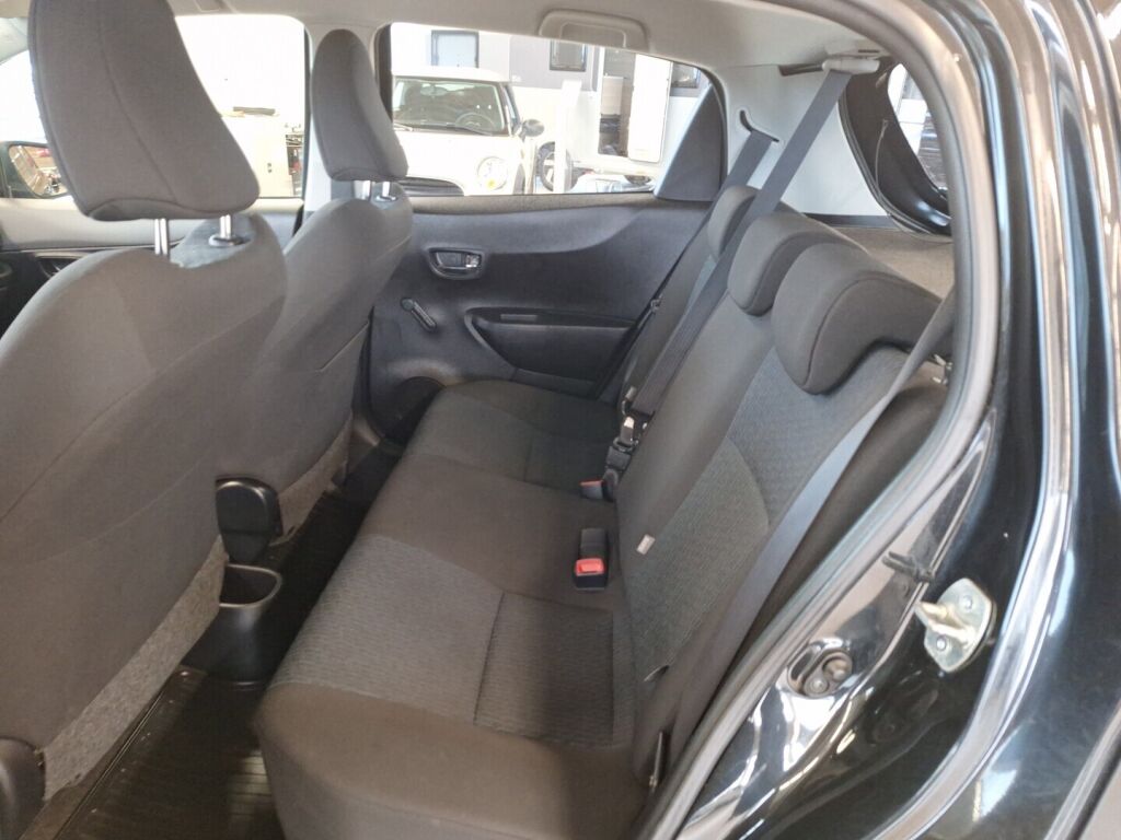 Toyota Yaris 2012 Musta