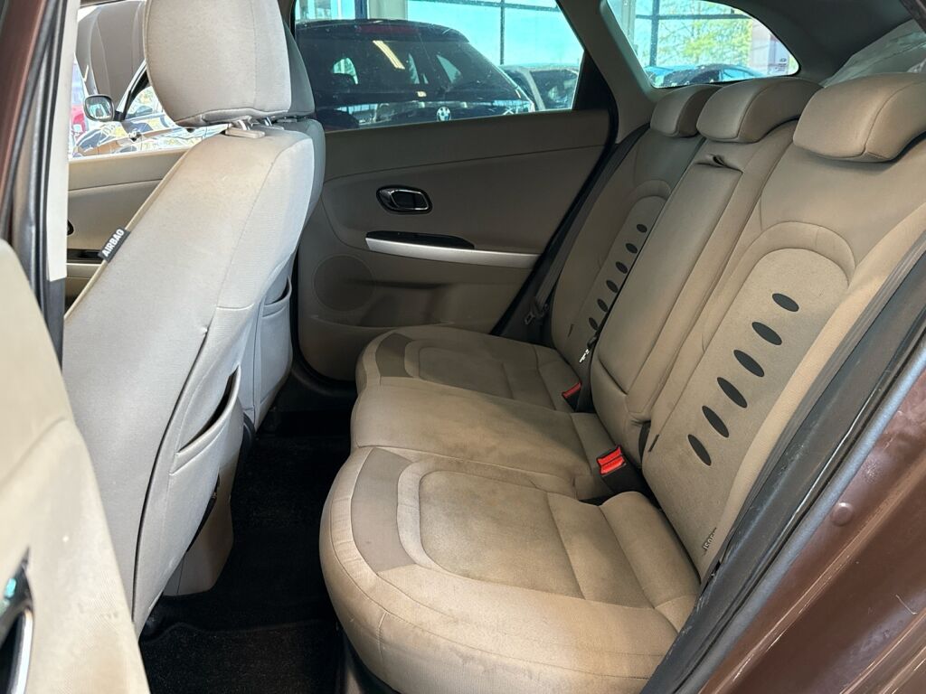 Kia Ceed 2012 Ruskea (beige)