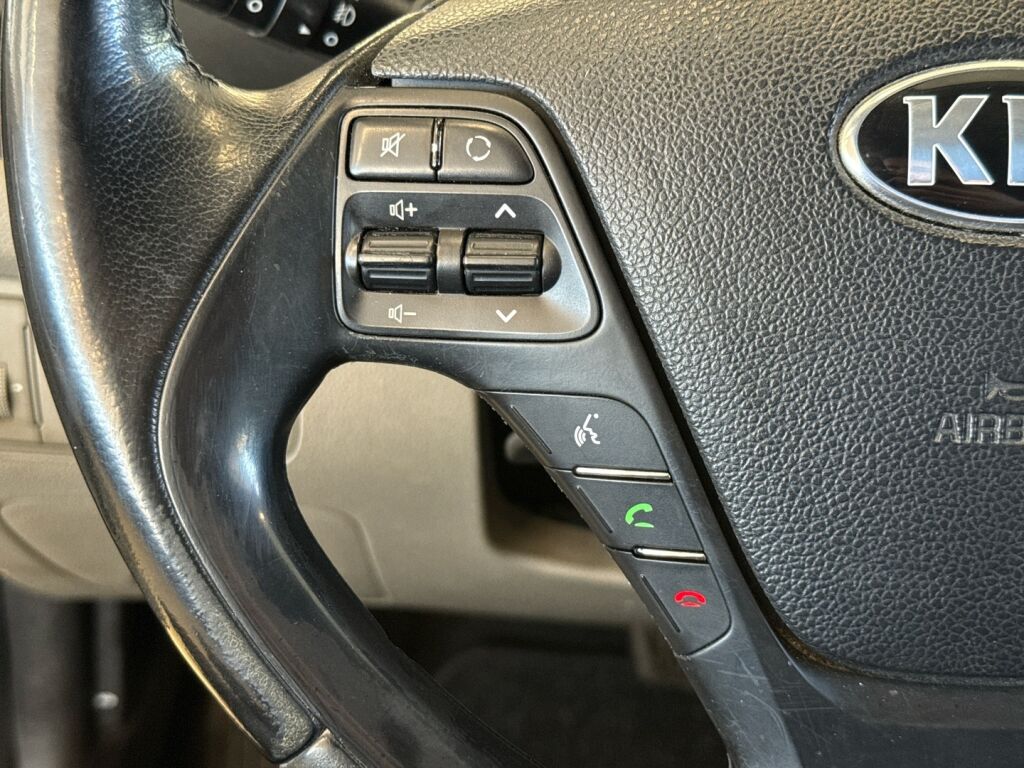 Kia Ceed 2012 Ruskea (beige)