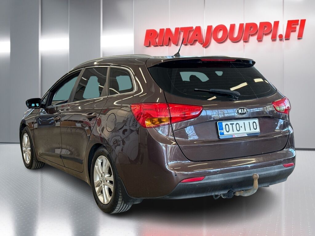 Kia Ceed 2012 Ruskea (beige)