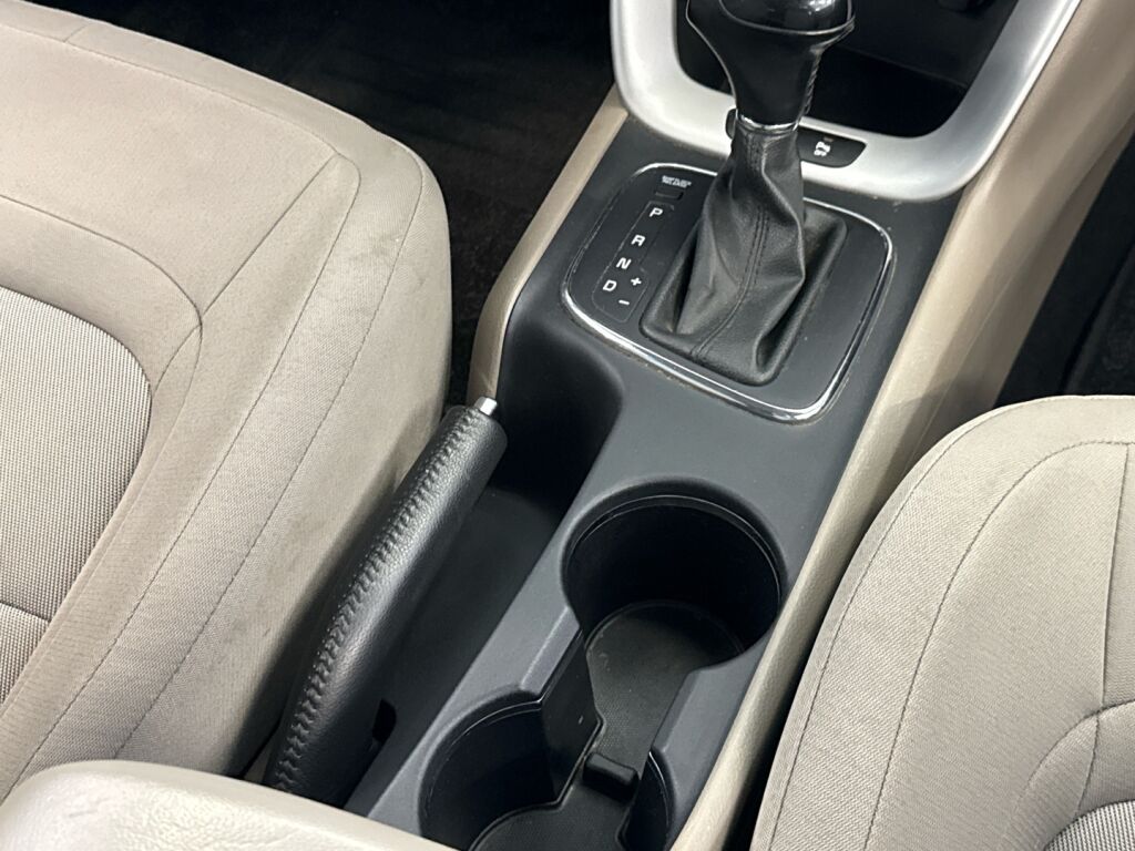 Kia Ceed 2012 Ruskea (beige)