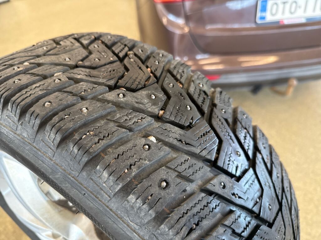 Kia Ceed 2012 Ruskea (beige)