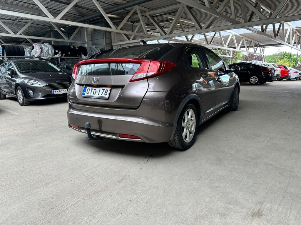 Honda Civic 2012 Ruskea (beige)