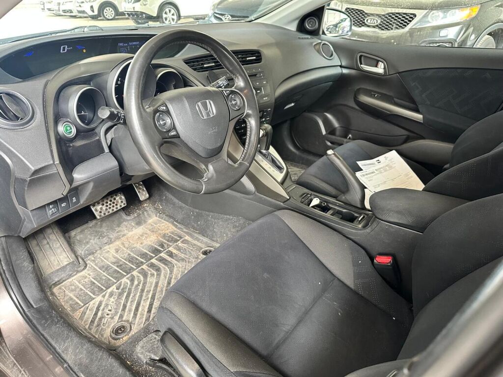 Honda Civic 2012 Ruskea (beige)