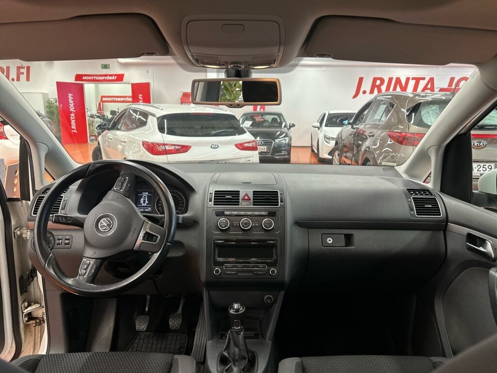 Volkswagen Touran 2012 Valkoinen