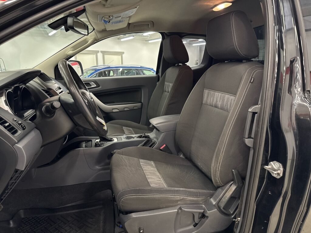 Ford Ranger 2012 Musta