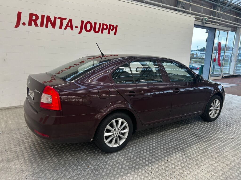 Skoda Octavia 2012 Punainen