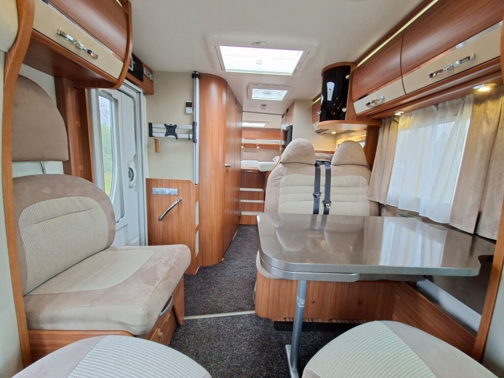 Adria CORAL PLUS 670 SL 2013 Valkoinen