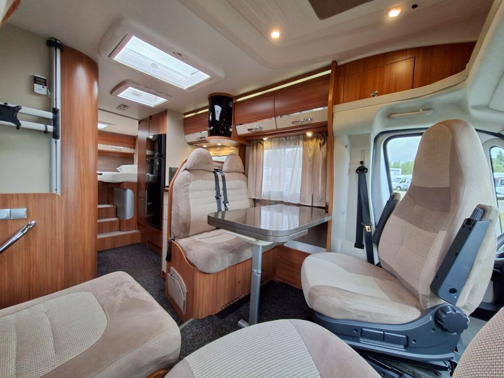 Adria CORAL PLUS 670 SL 2013 Valkoinen