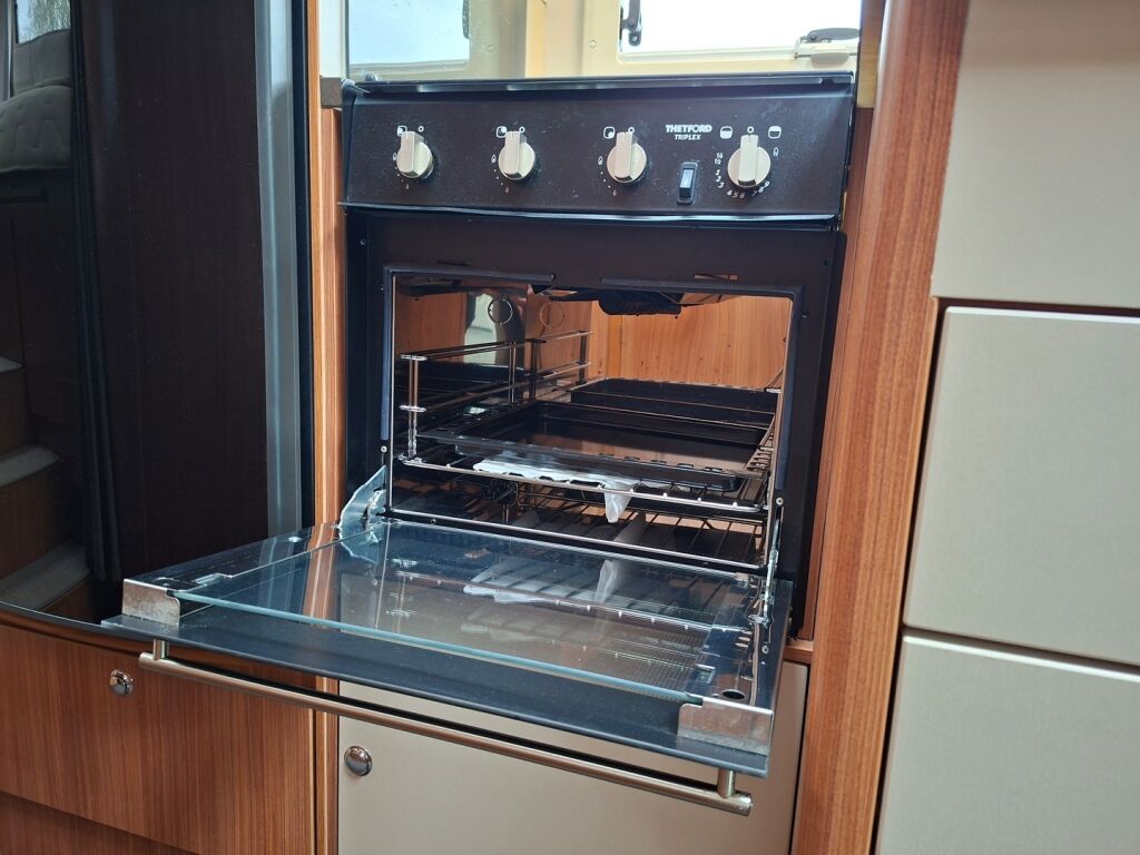 Adria CORAL PLUS 670 SL 2013 Valkoinen