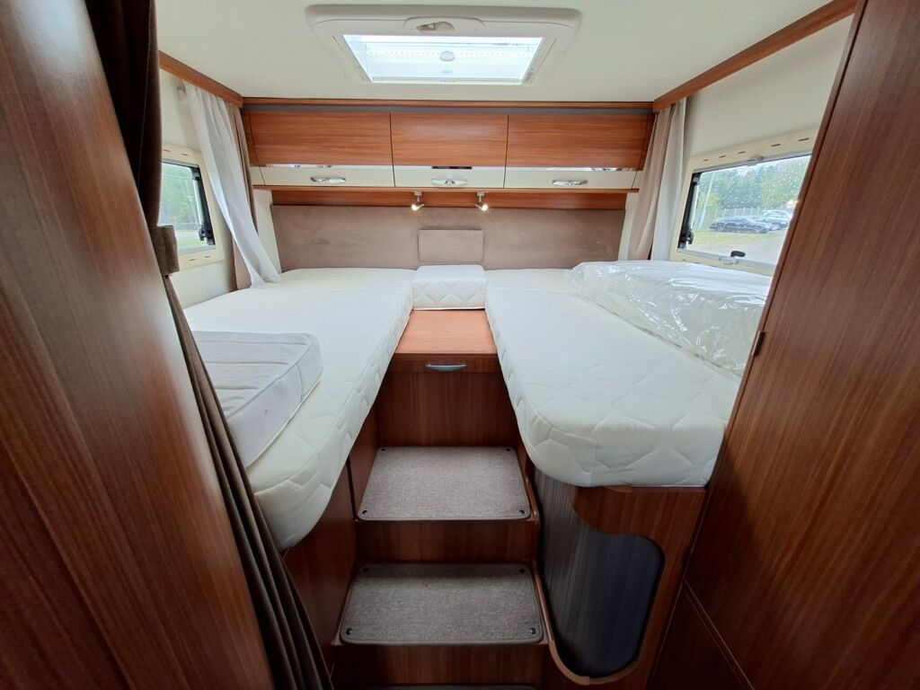 Adria CORAL PLUS 670 SL 2013 Valkoinen