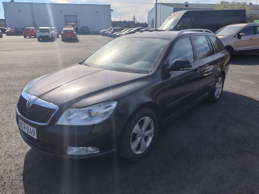 Skoda Octavia 2012 Musta