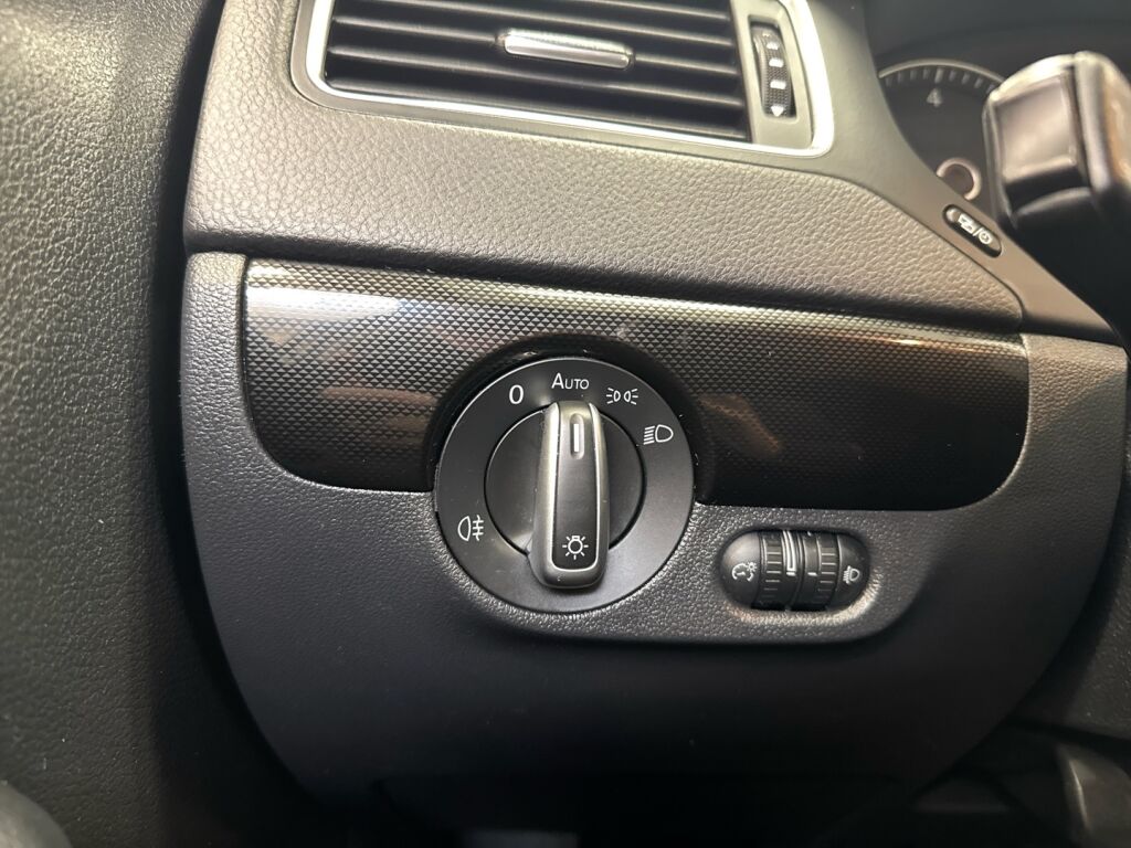 Volkswagen Jetta 2013 Valkoinen