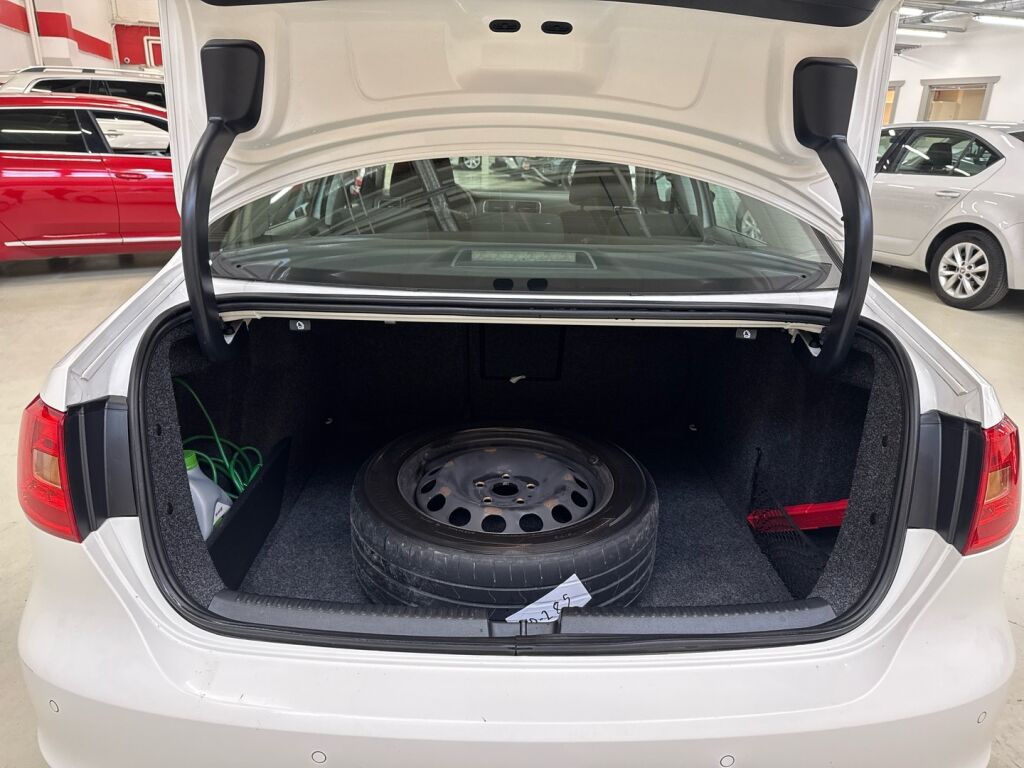 Volkswagen Jetta 2013 Valkoinen