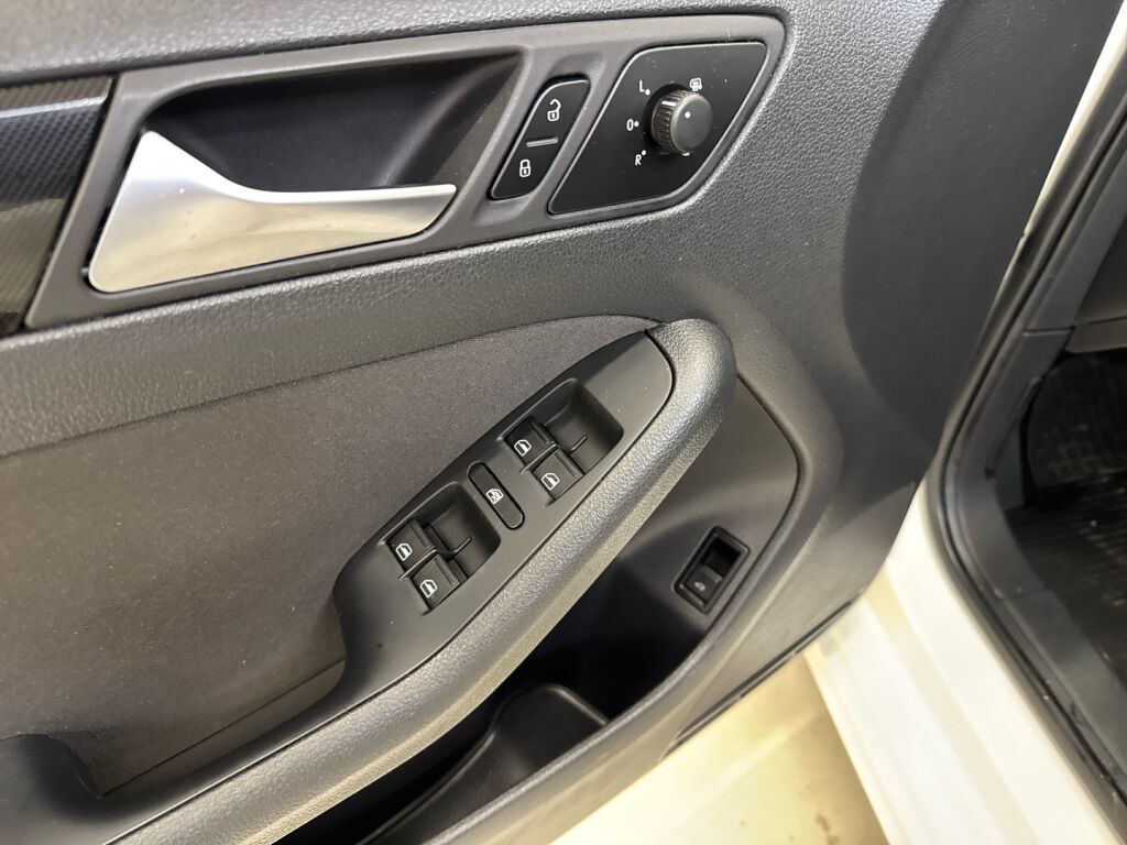 Volkswagen Jetta 2013 Valkoinen