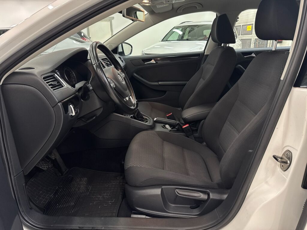 Volkswagen Jetta 2013 Valkoinen