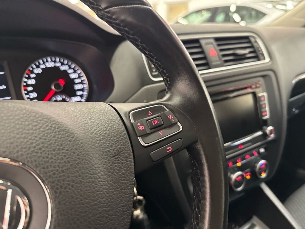 Volkswagen Jetta 2013 Valkoinen