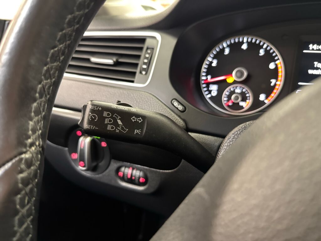 Volkswagen Jetta 2013 Valkoinen