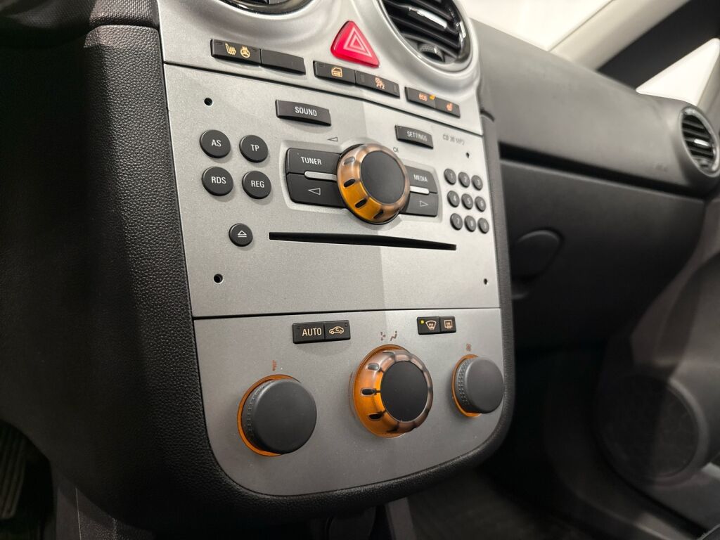 Opel Corsa 2013 Ruskea (beige)