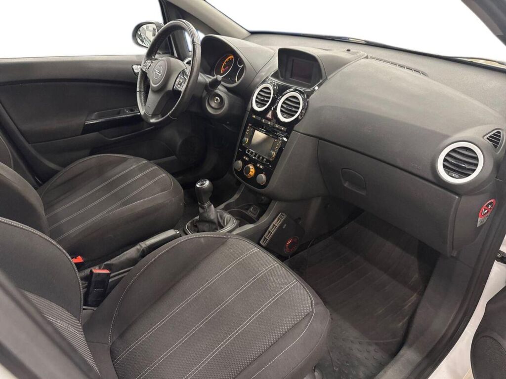 Opel Corsa 2013 Valkoinen
