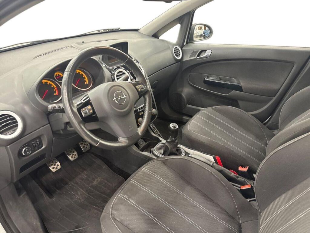 Opel Corsa 2013 Valkoinen