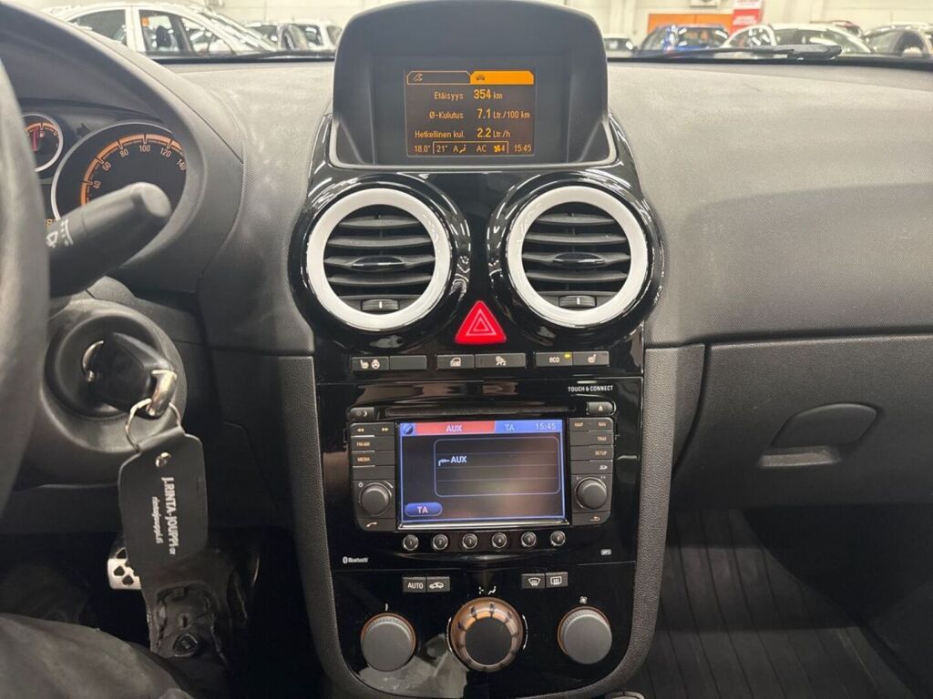 Opel Corsa 2013 Valkoinen