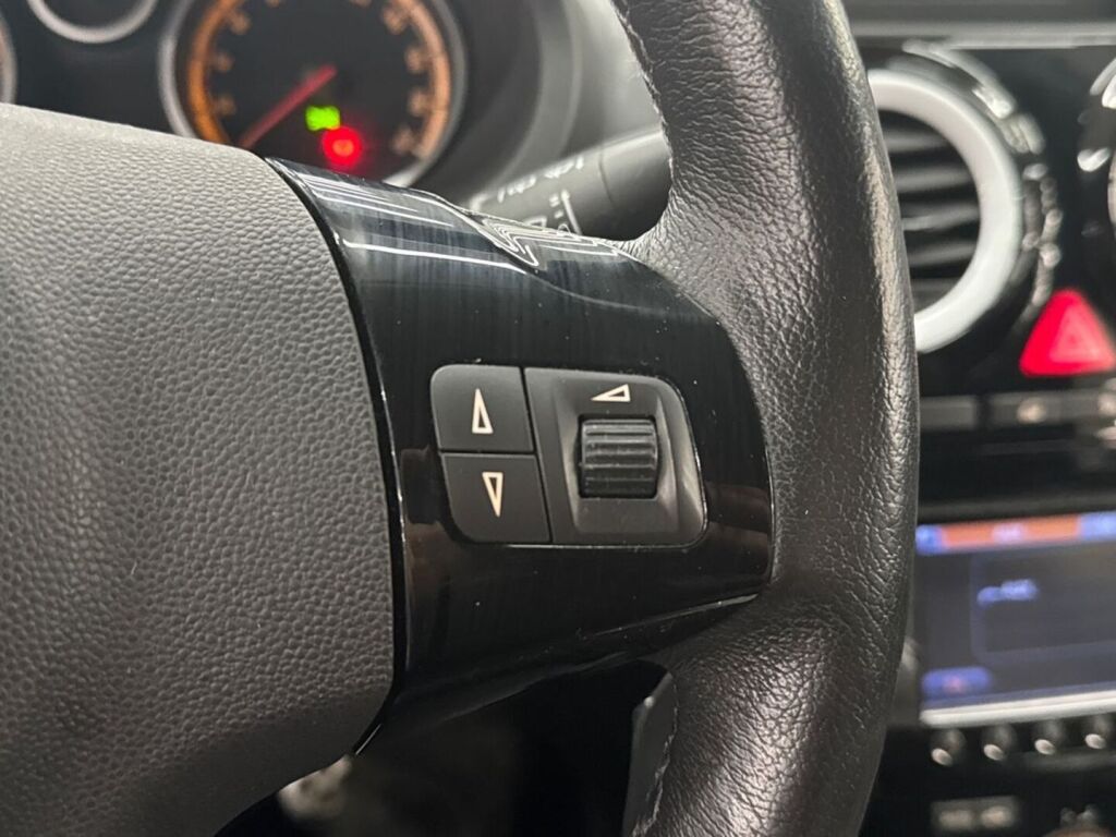 Opel Corsa 2013 Valkoinen