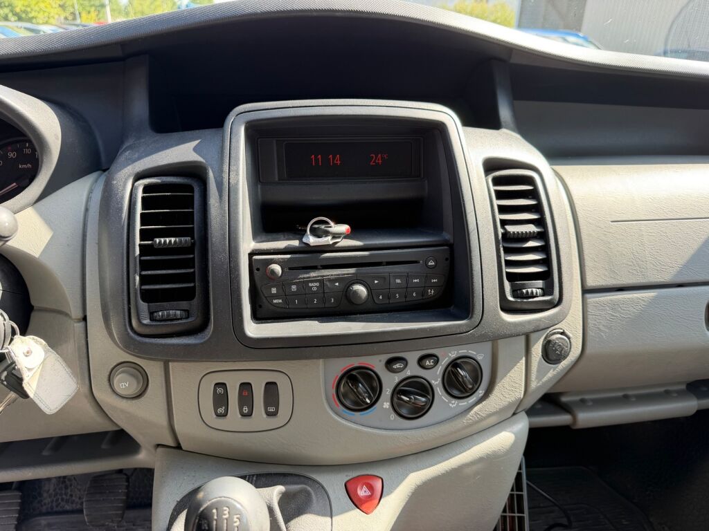 Nissan Primastar 2012 Harmaa