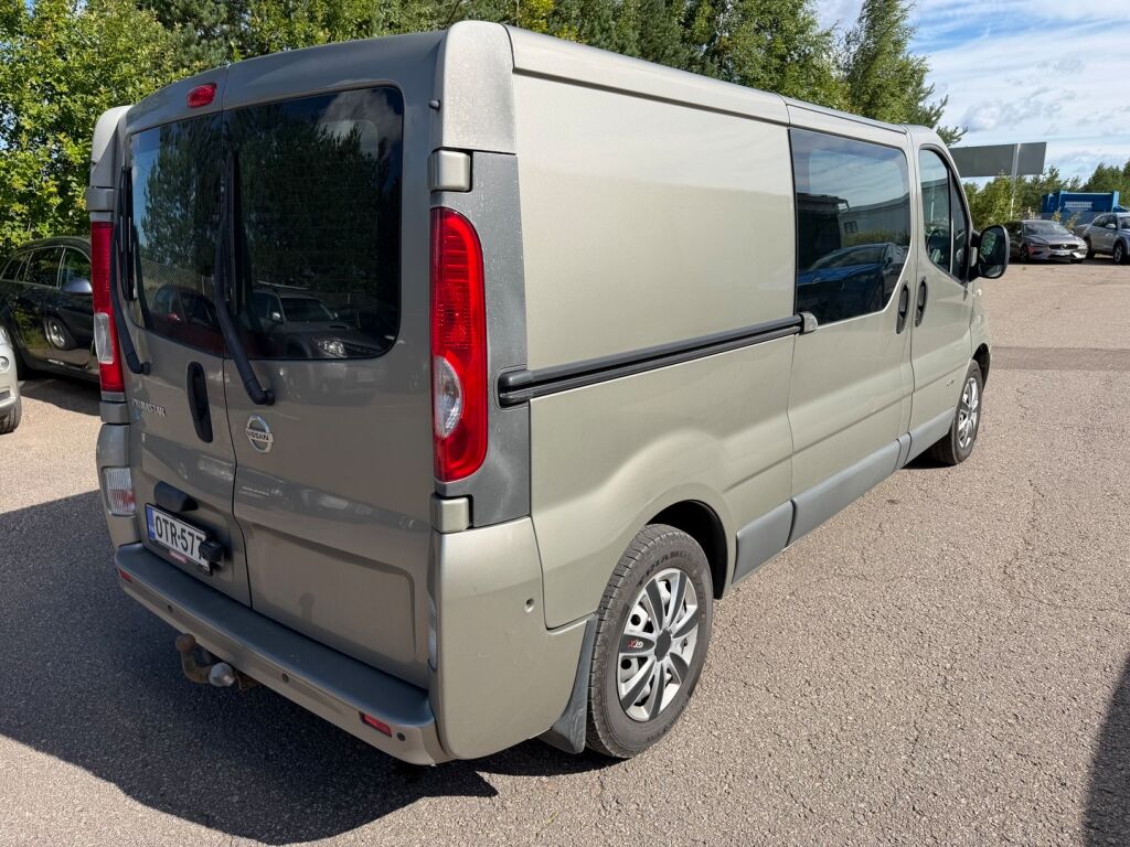 Nissan Primastar 2012 Harmaa