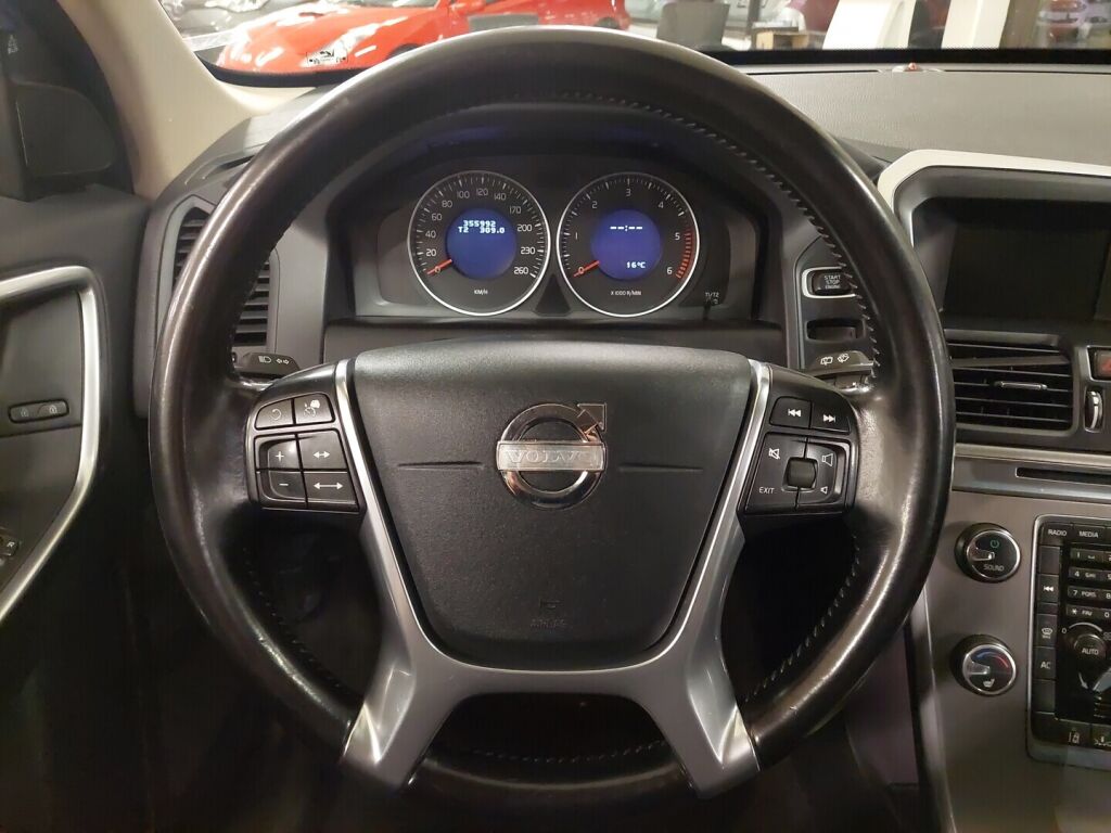 Volvo XC60 2013 Valkoinen