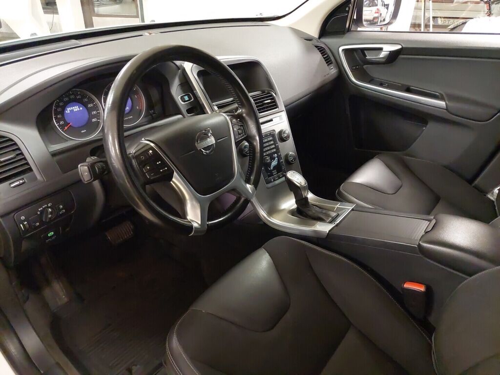 Volvo XC60 2013 Valkoinen