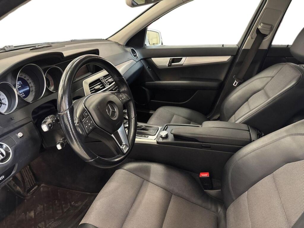 Mercedes-Benz C 2013 Valkoinen