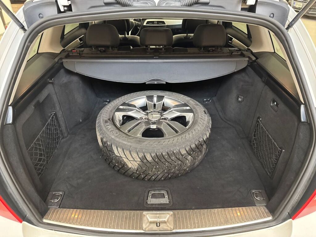 Mercedes-Benz C 2013 Valkoinen