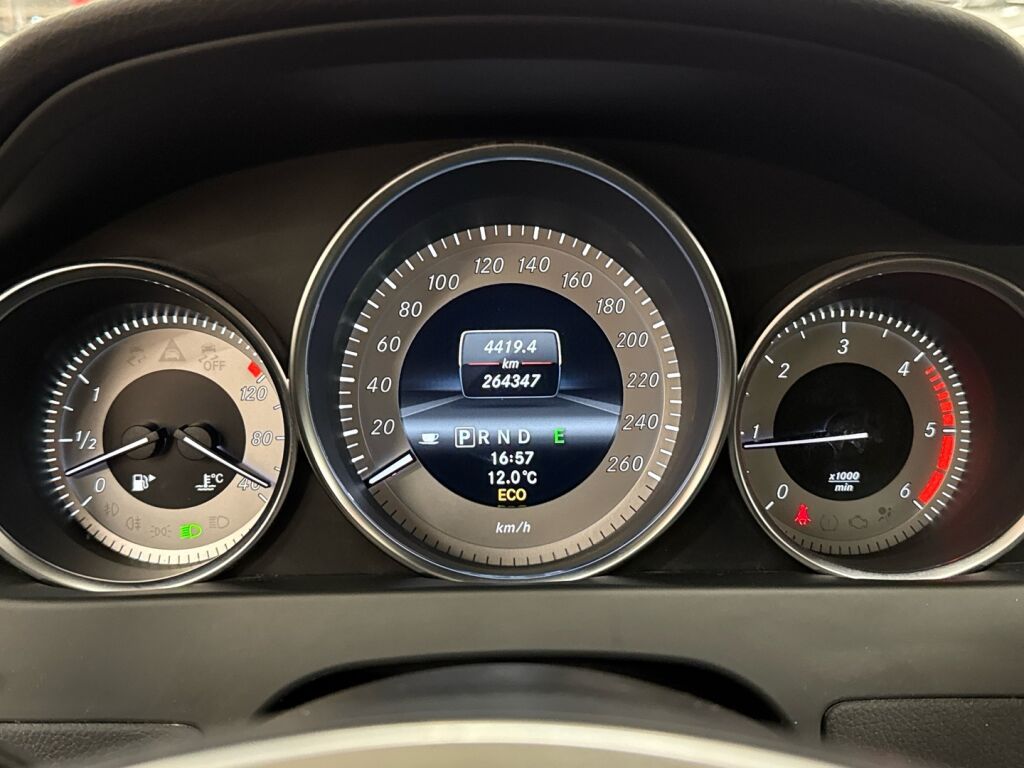 Mercedes-Benz C 2013 Valkoinen