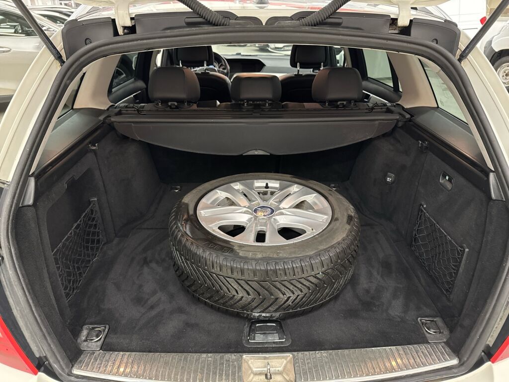 Mercedes-Benz C 2013 Valkoinen