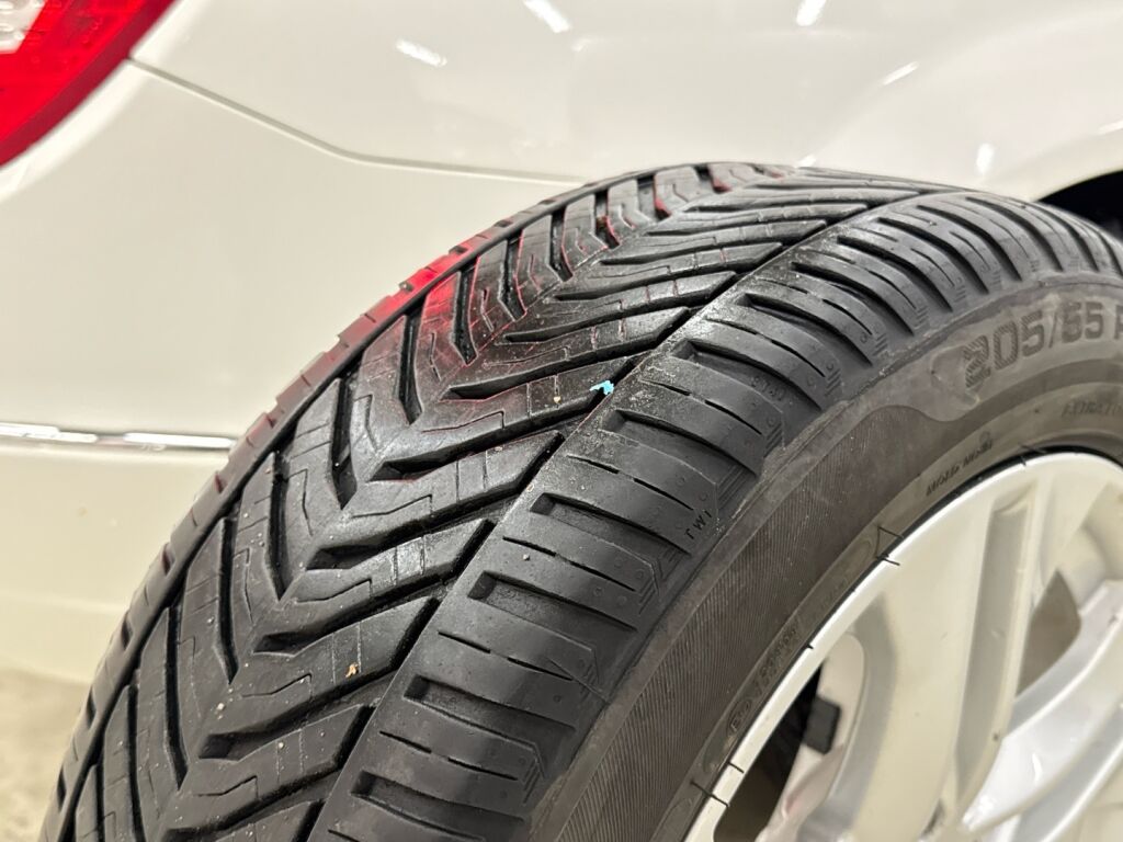 Mercedes-Benz C 2013 Valkoinen