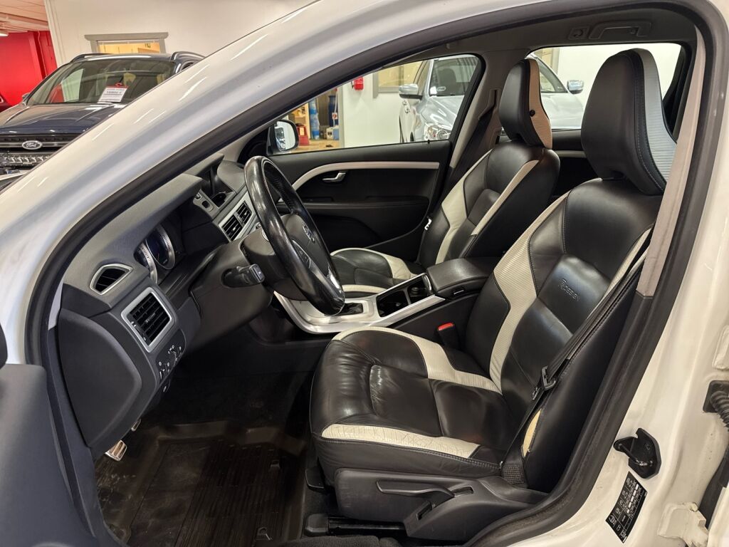 Volvo V70 2012 Valkoinen