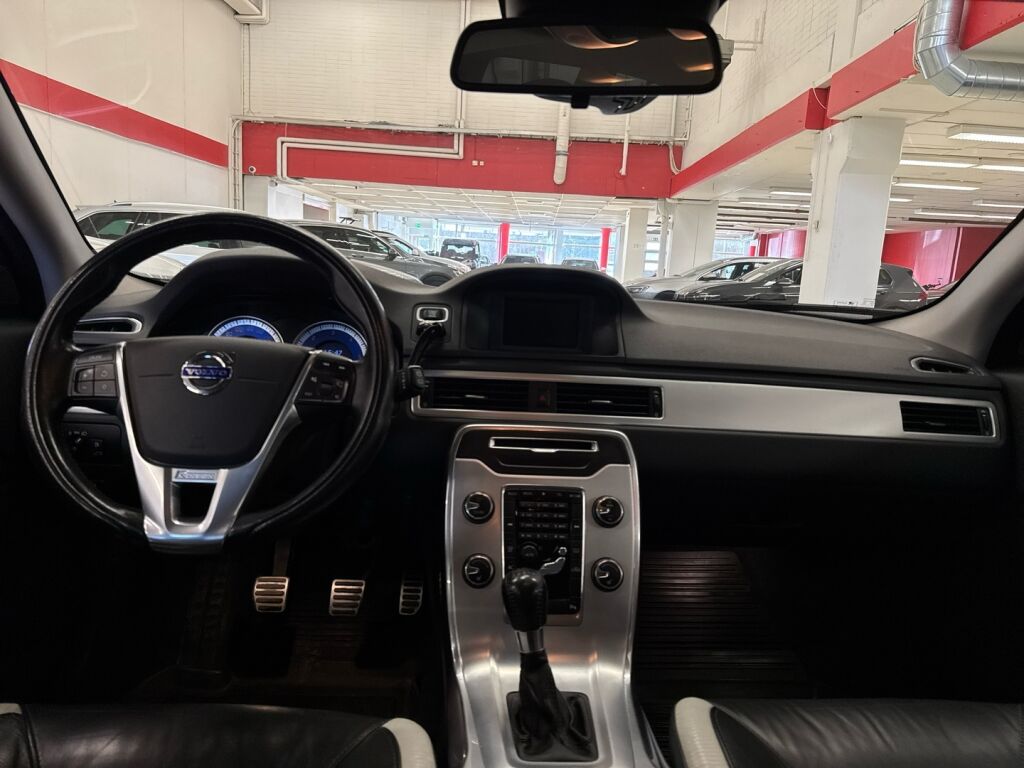 Volvo V70 2012 Valkoinen