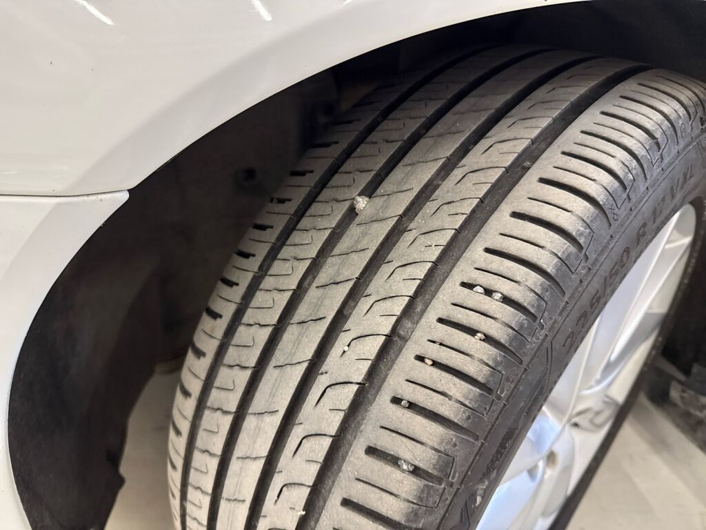 Volvo V70 2012 Valkoinen