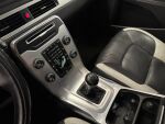 Volvo V70 2012 Valkoinen