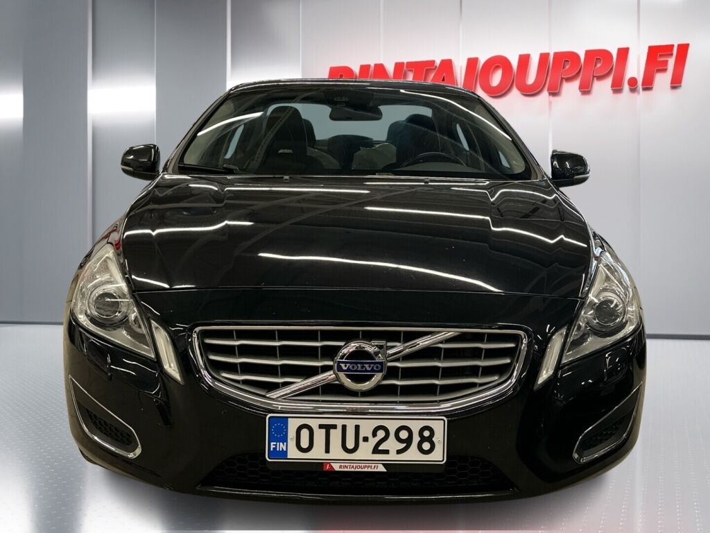 Volvo S60 2013 Musta