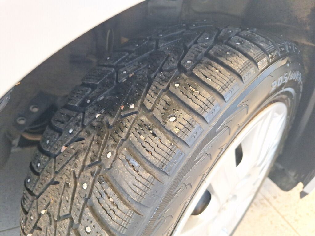 Toyota Avensis 2013 Hopea