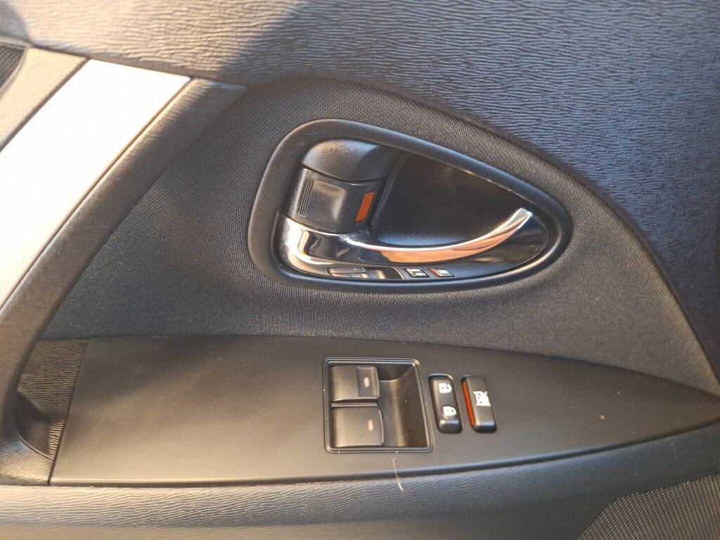 Toyota Avensis 2013 Hopea