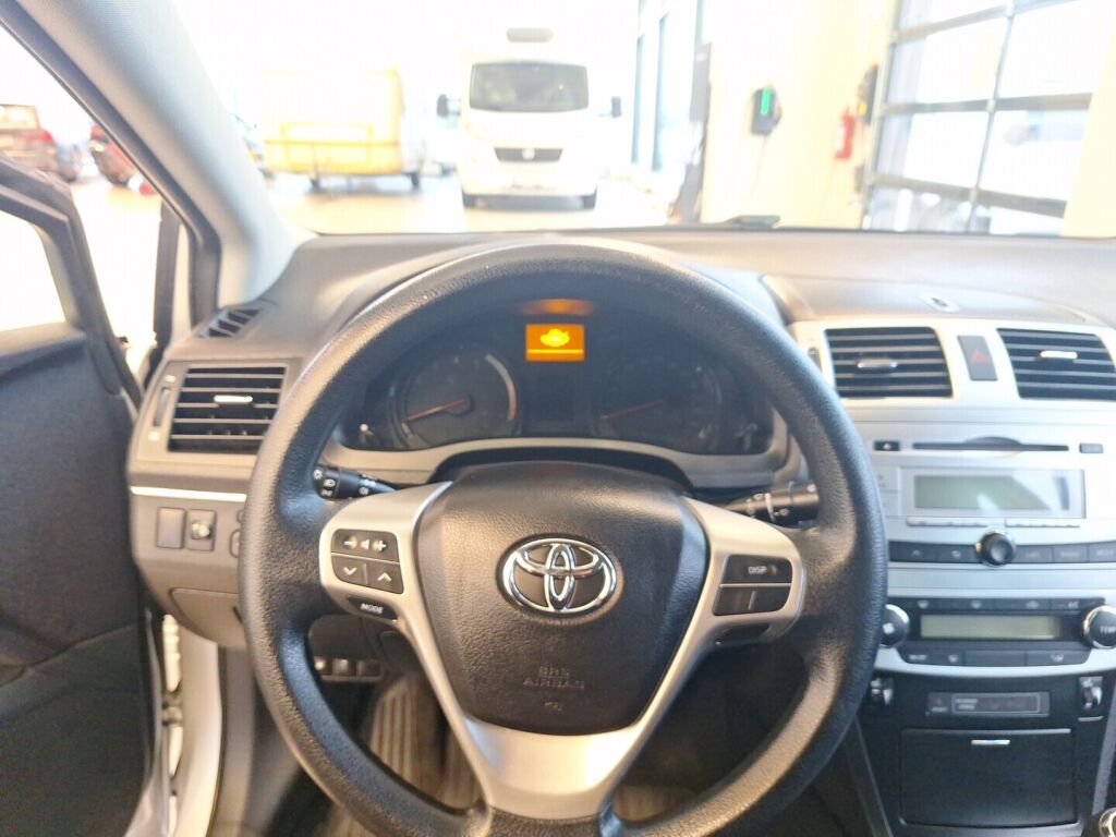 Toyota Avensis 2013 Hopea