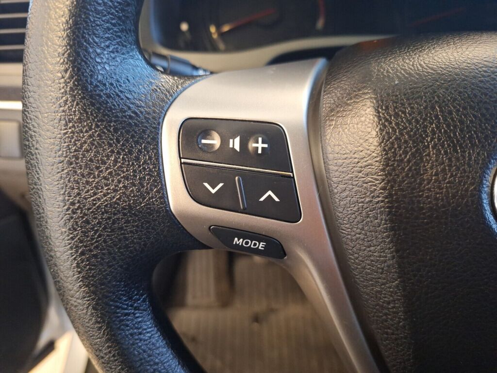 Toyota Avensis 2013 Hopea