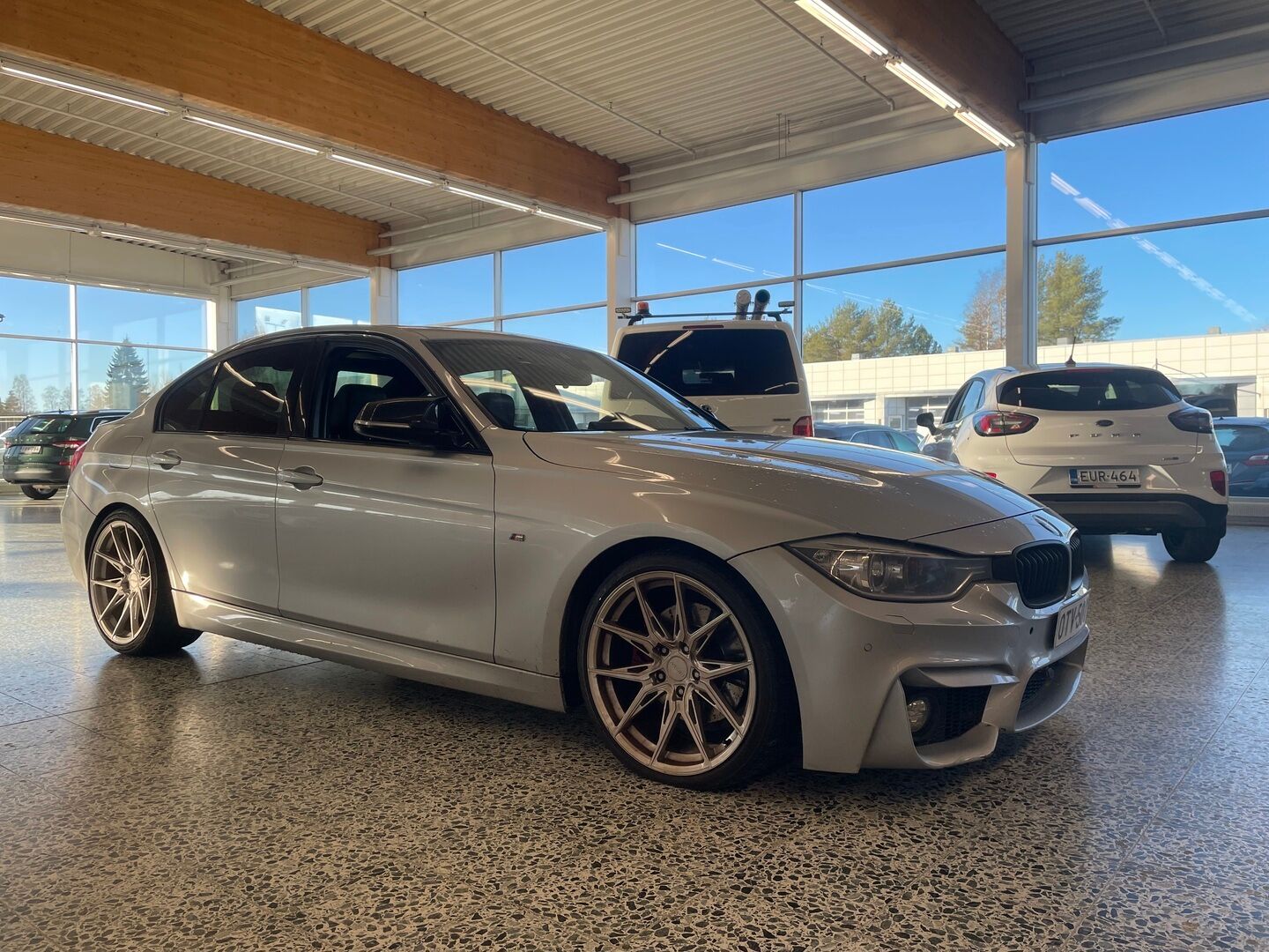 BMW 330